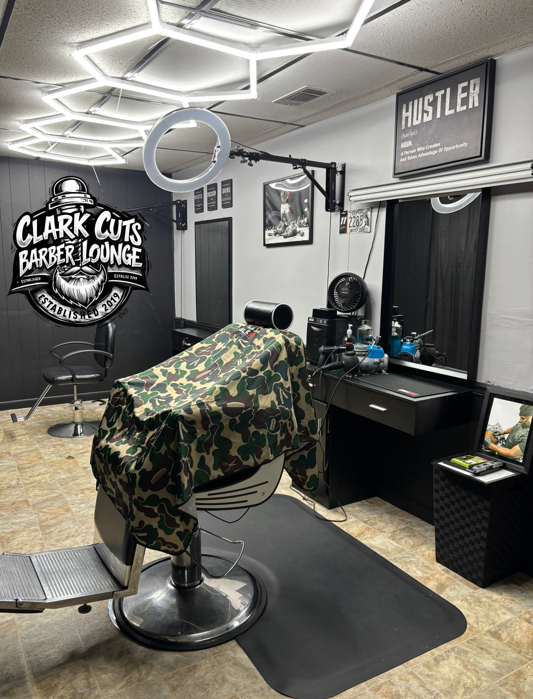 Clark Cuts Barber Lounge - Barbershop in Hattiesburg