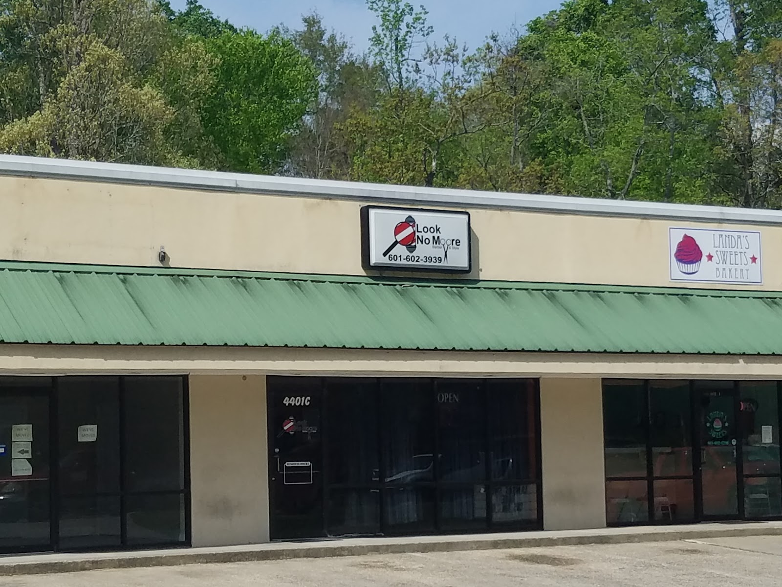 Look No Moore Barber & Style - Barbershop in Hattiesburg