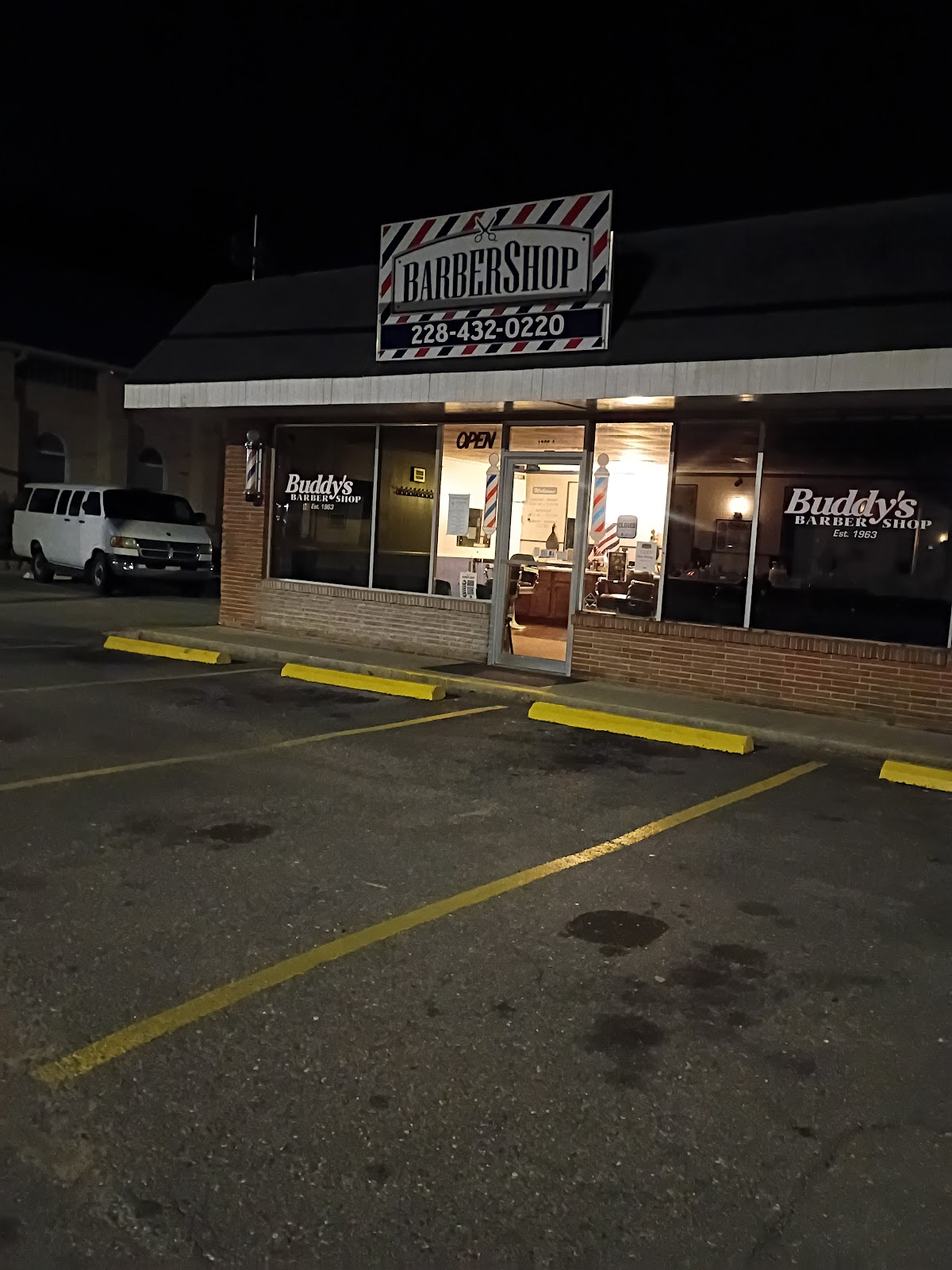 Buddy's Barber Shop - Barbershop in Biloxi