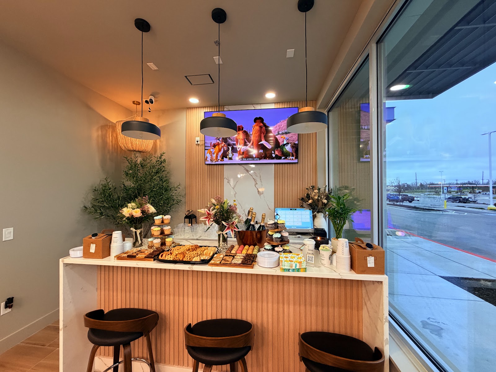 Belle Nail Lounge - Nail Salon in Independence