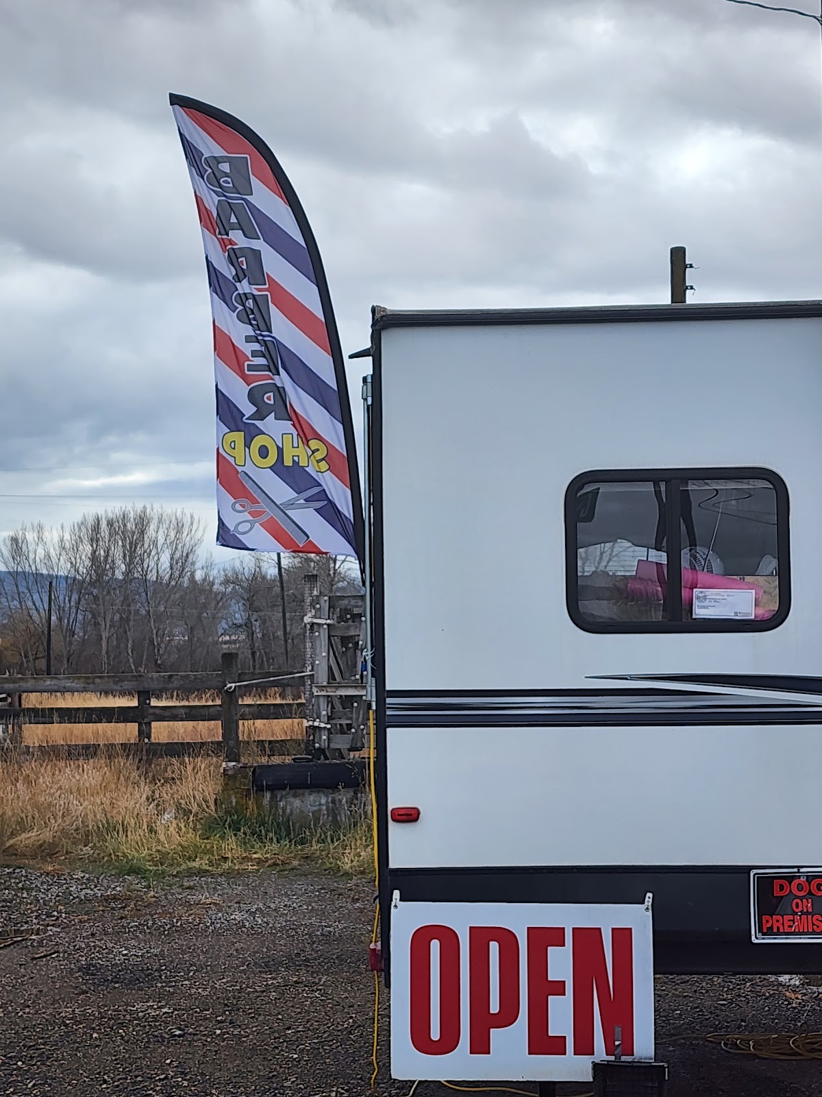 Maxs mobile Barbershop - Barbershop in Bozeman