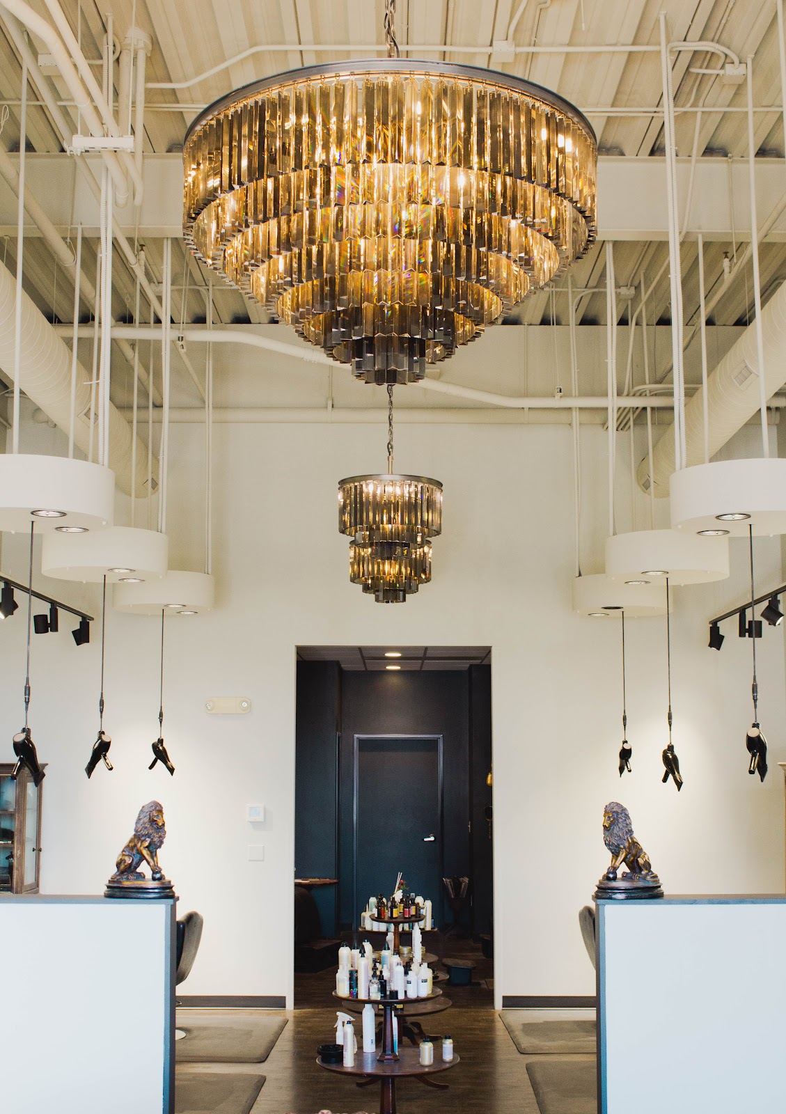 Roar Beauty Parlor Salon - Hair Salon in Omaha