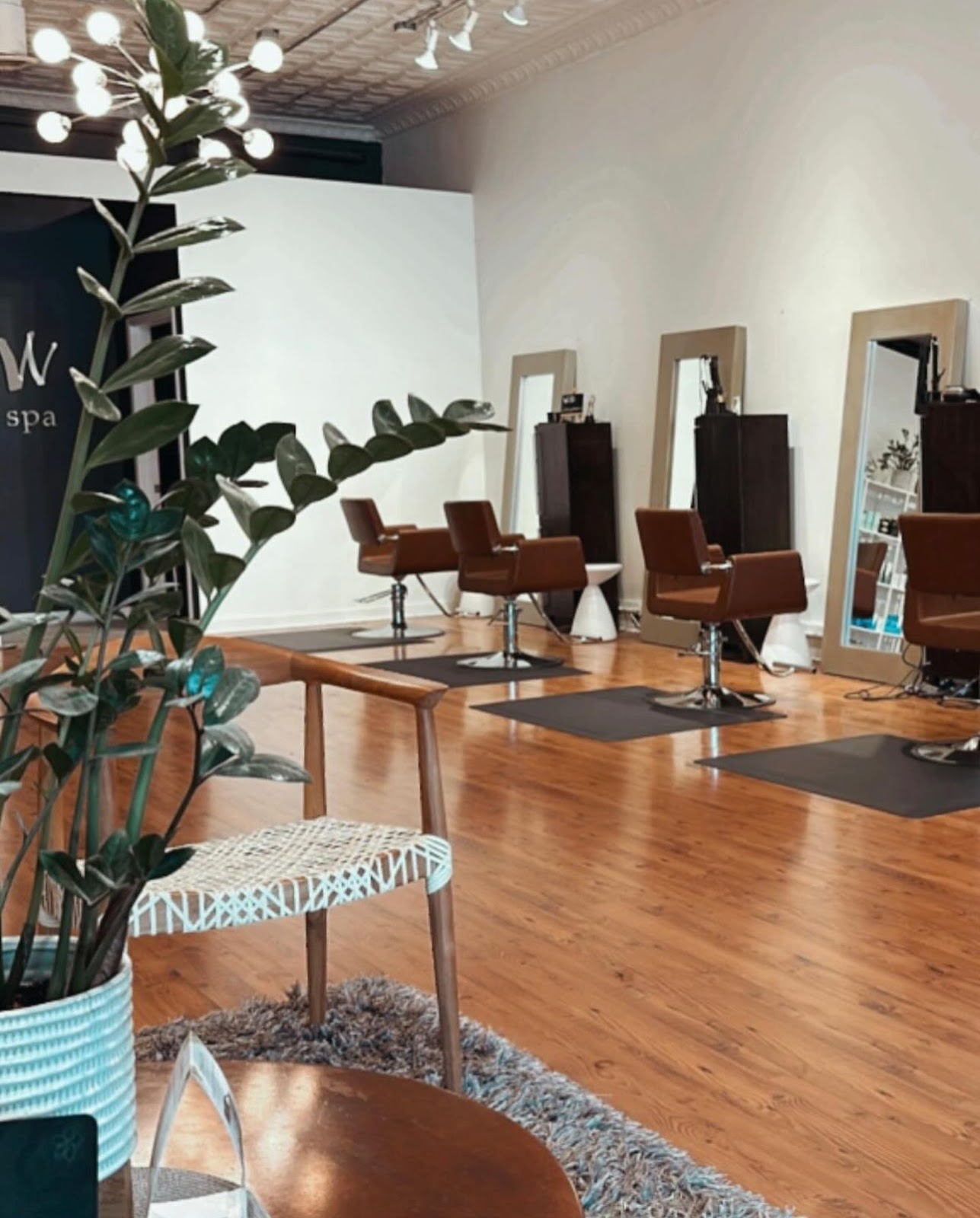 W Hair Studio and Spa - Hair Salon in Lincoln