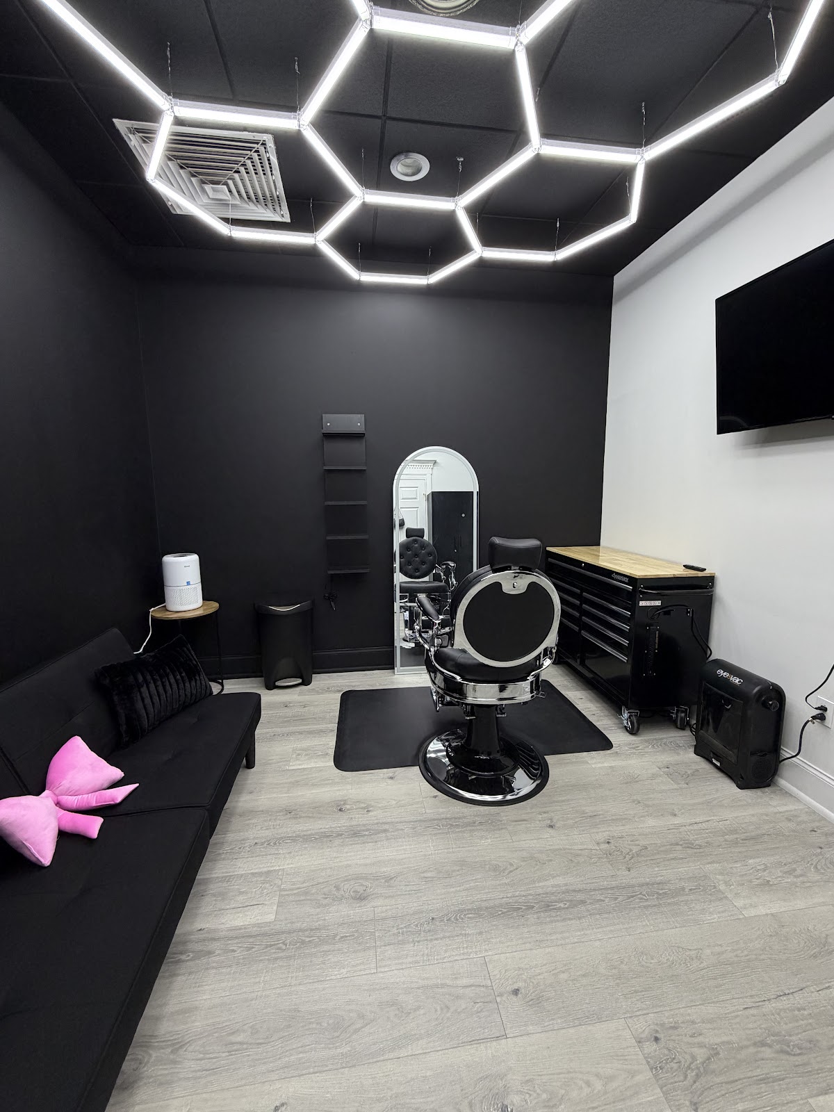 Kblendz Barber Studio - Barbershop in Santa Fe