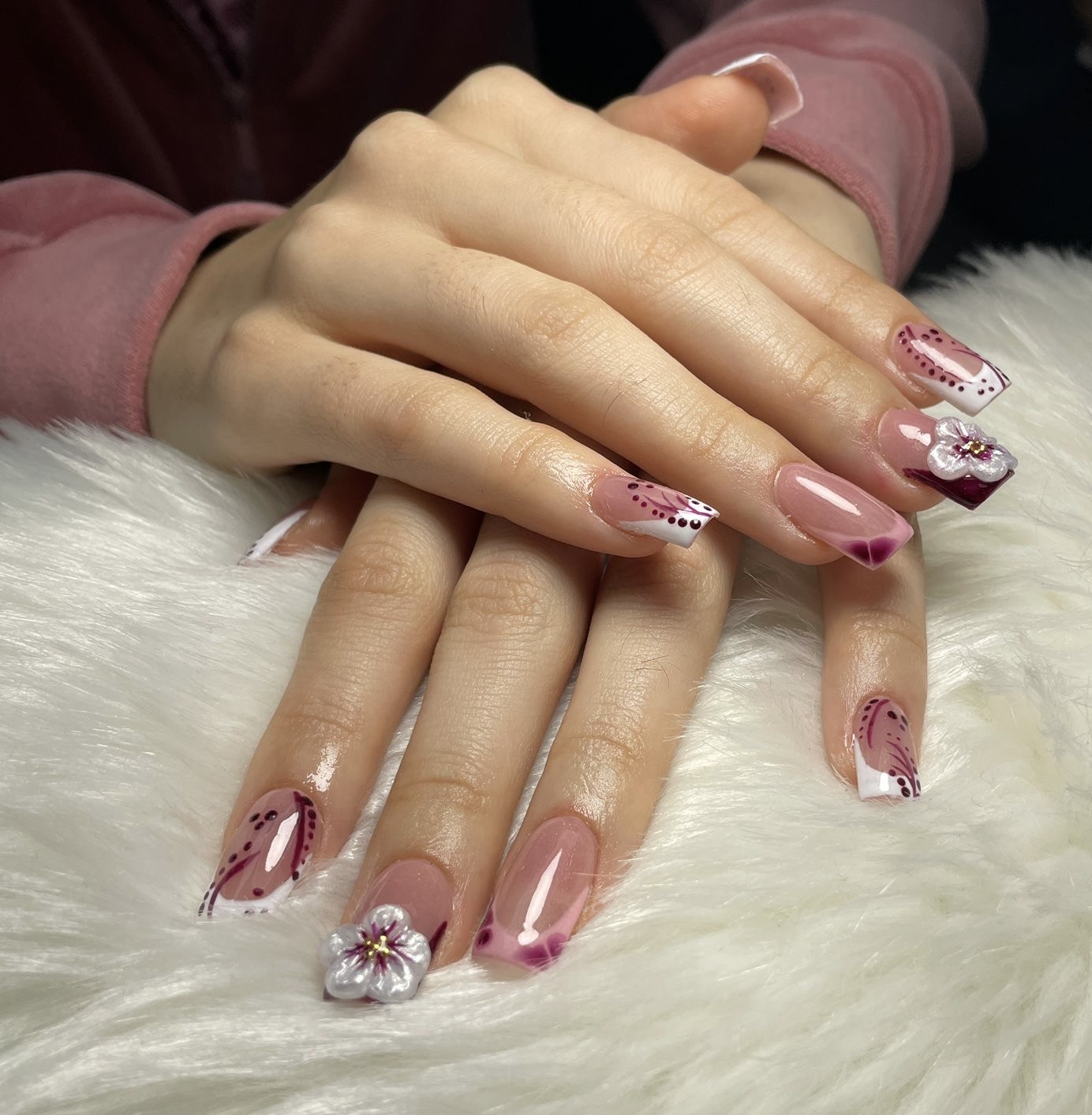 Teotzin Nails - Nail Salon in Queens