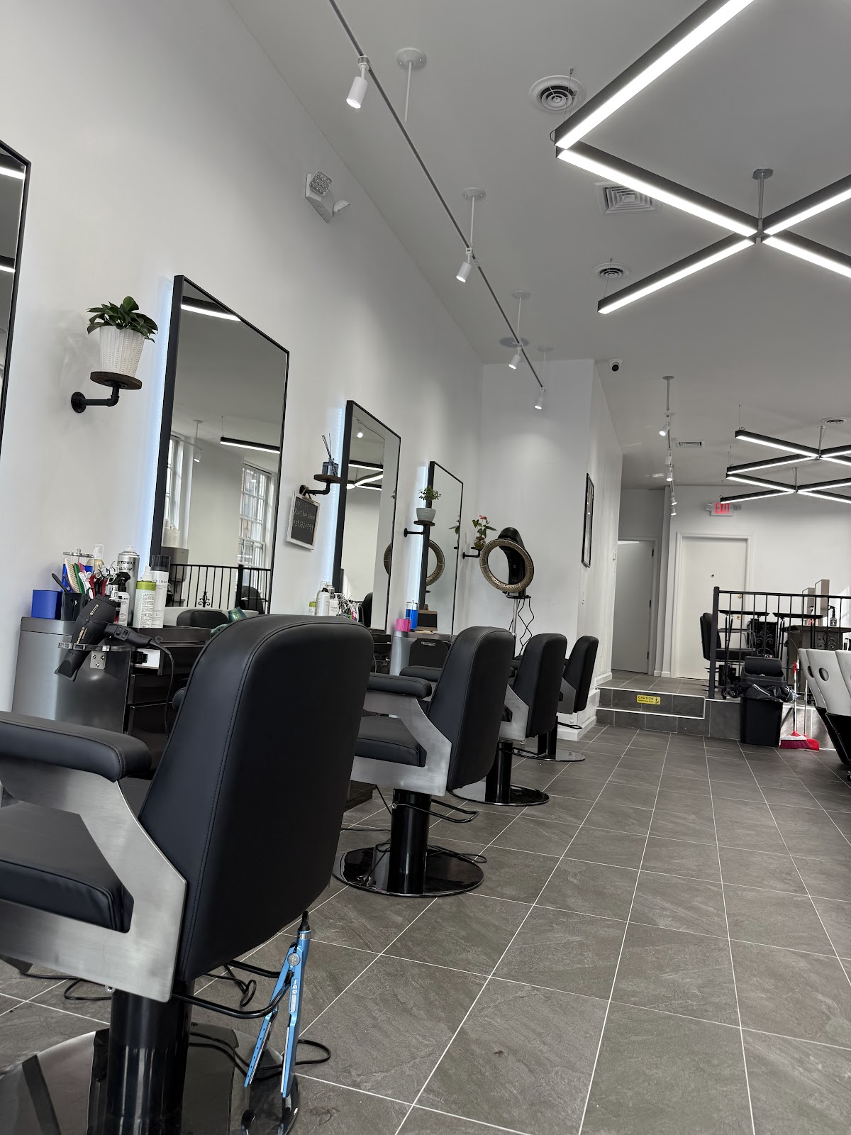 Xcellent Hair Space - Hair Salon in Queens