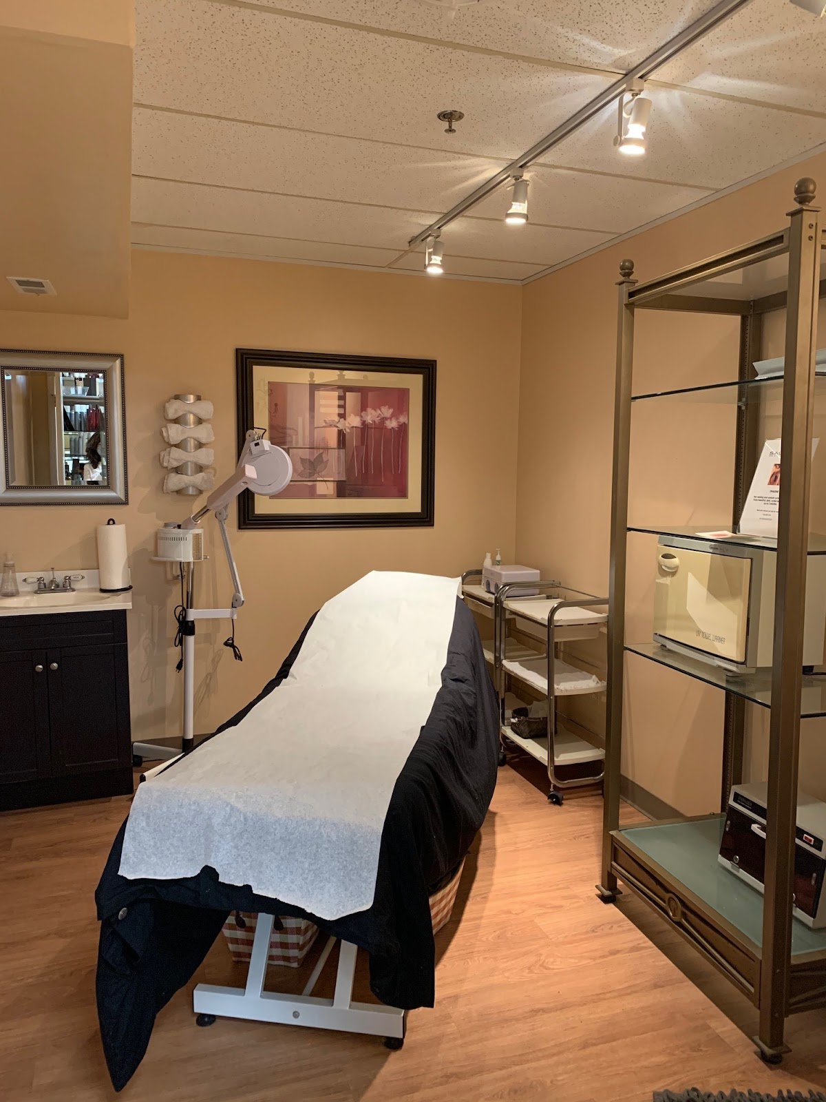 Salon 109 Spa & Hair Design - Nail Salon in Albany