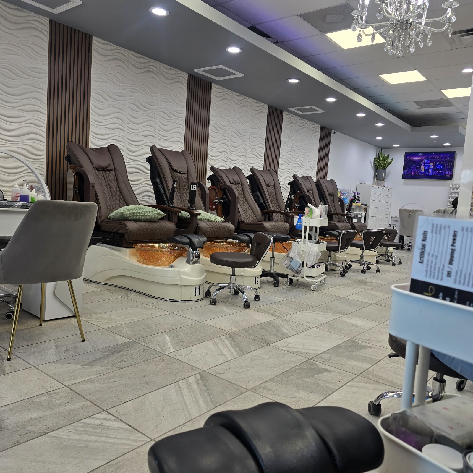 The Nail Bar Dilworth - Nail Salon in Charlotte