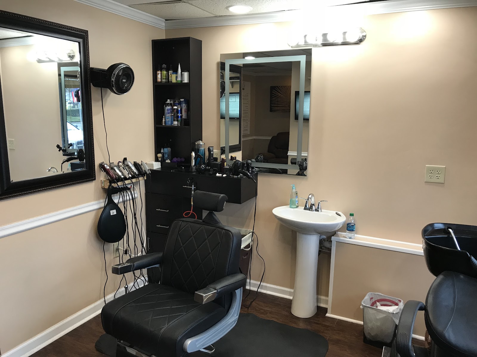 Headquarters Barbershop - Barbershop in Raleigh