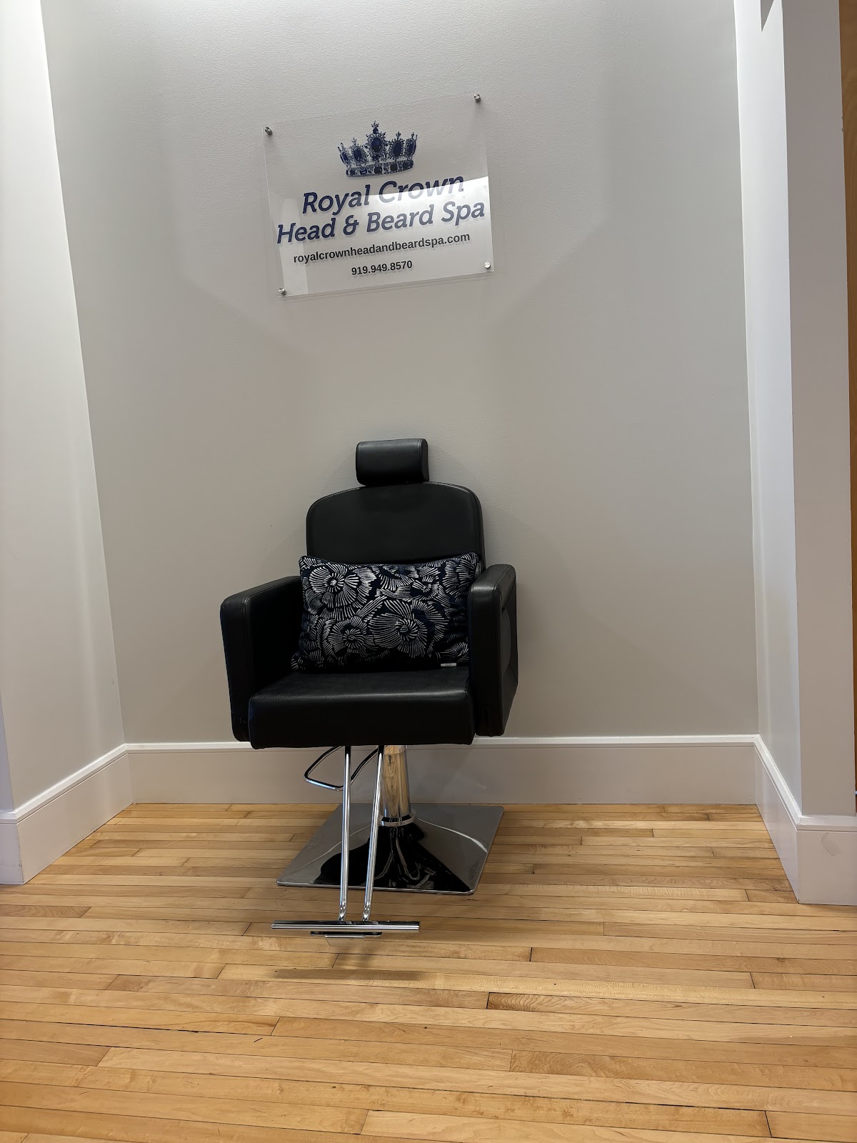 Royal Crown Head & Beard Spa - Hair Salon in Raleigh