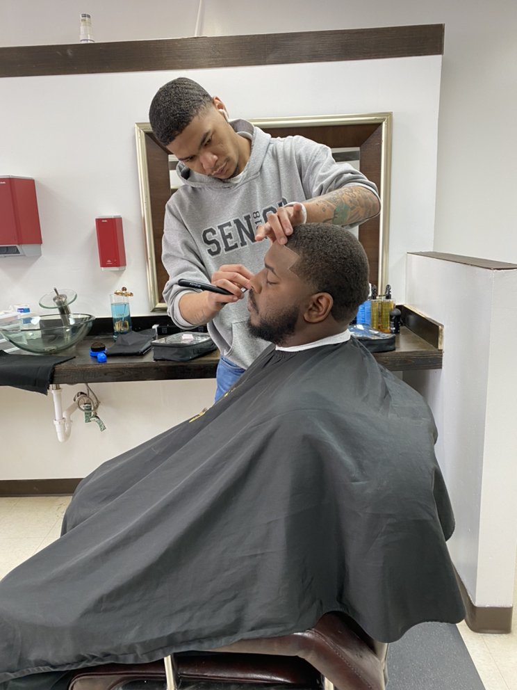 Luxury Kutz Barbershop - Barbershop in Durham