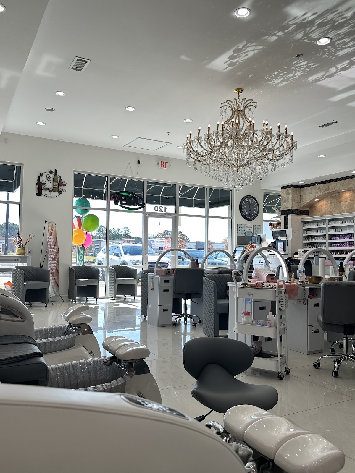 VERNIS Nail Lounge & LASHES (MENTION 15% NEW CUSTOMERS) - Nail Salon in Durham