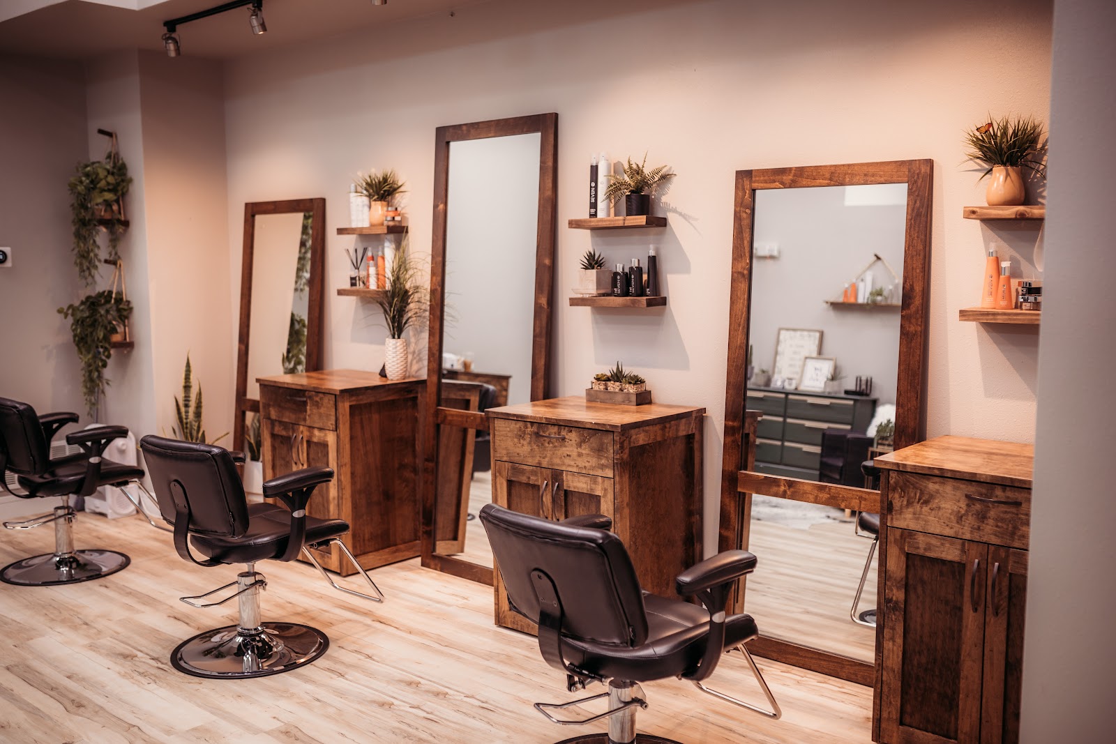 Overhaul Salon - Hair Salon in Bismarck