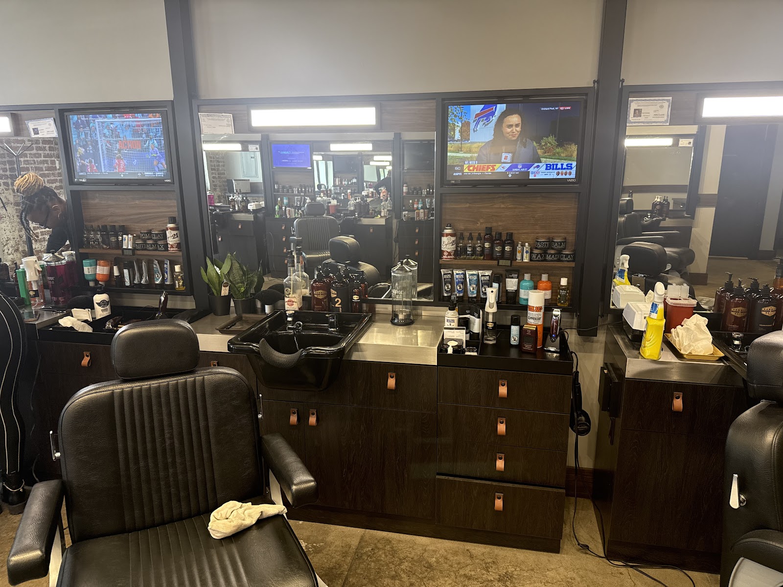 Hammer & Nails Grooming Shop for Guys - Edmond - Barbershop in Edmond