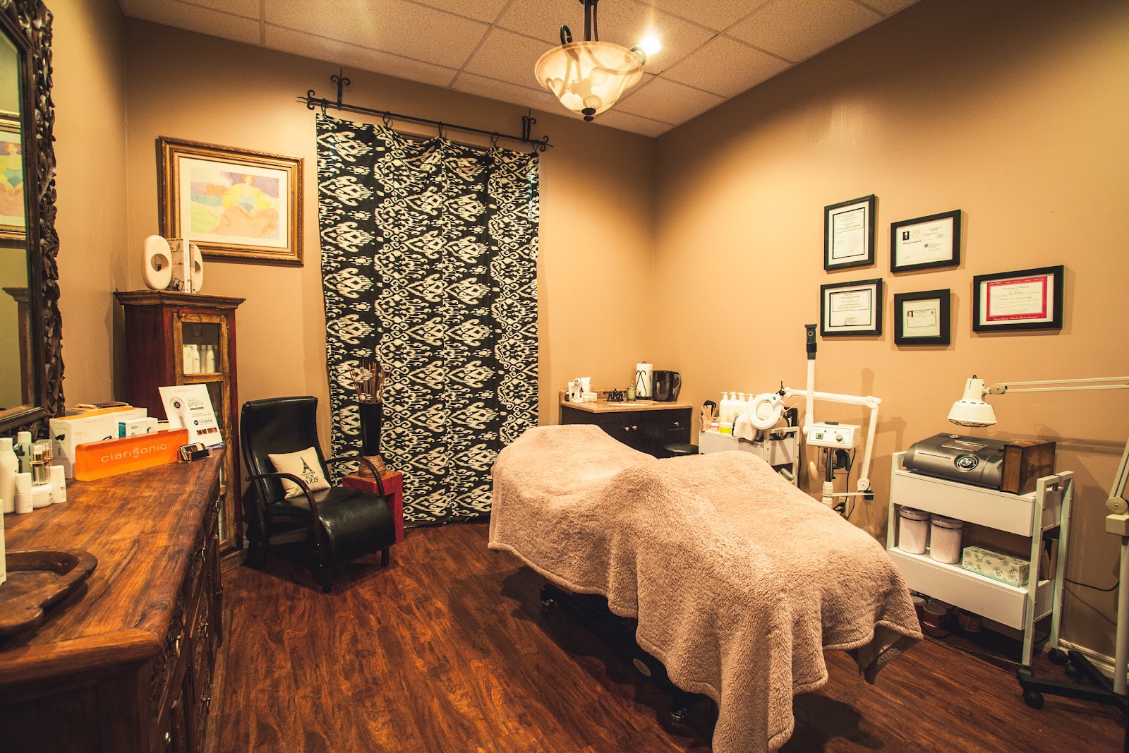 Bella Strada Salon And Spa Suites With Boutique - Nail Salon in Edmond