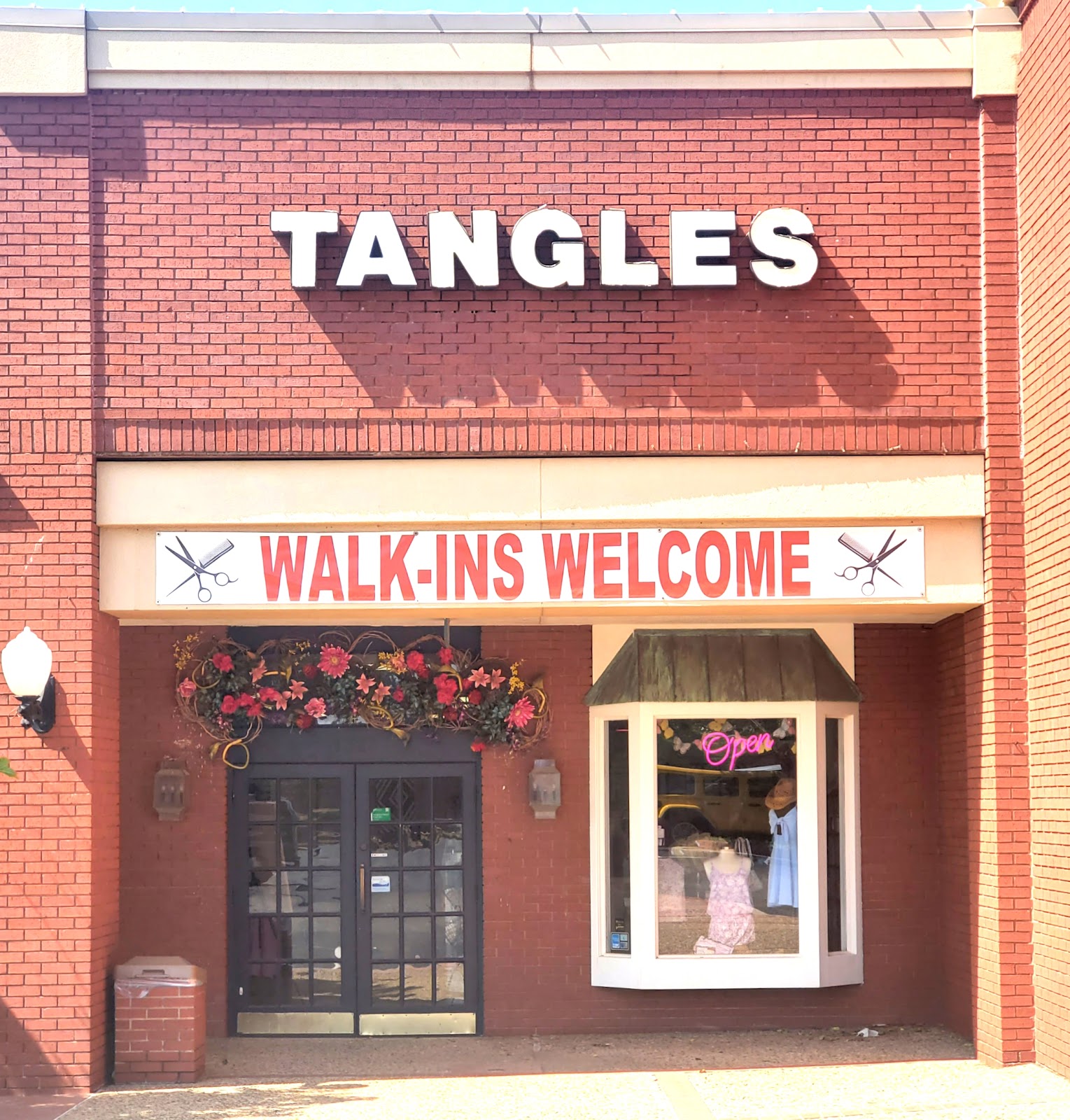Tangles Salon and Boutique Edmond - Nail Salon in Edmond