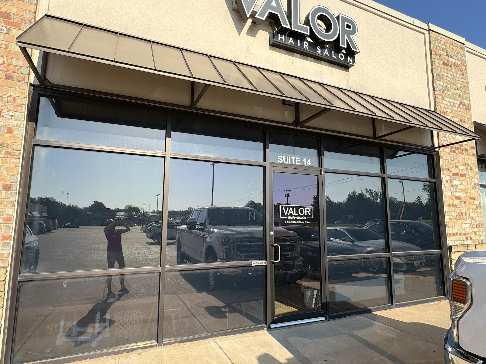 Valor Hair Salon & Boutique - Hair Salon in Edmond