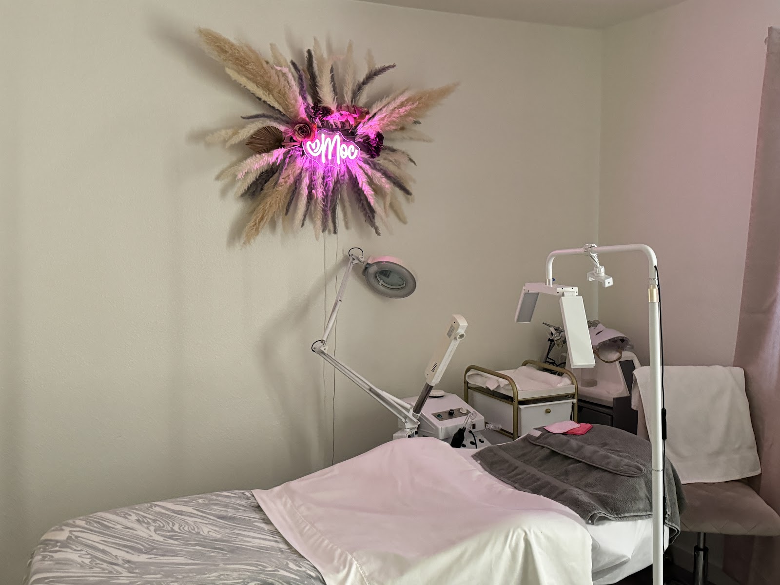 MOC BEAUTY scalp spa - Beauty Spa in Portland
