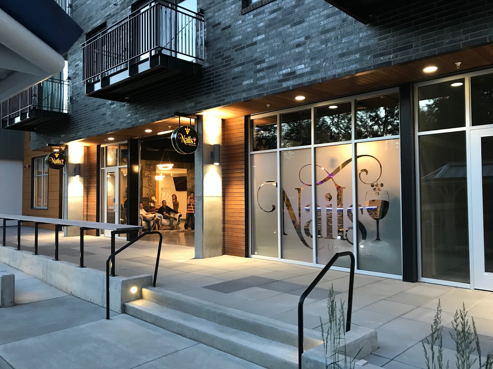 Nails Uncorked Amazon - Nail Salon in Eugene