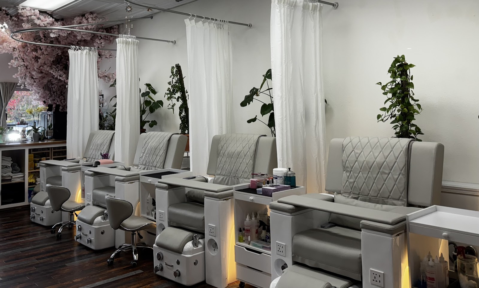Lux Artistry Nail Bar - Nail Salon in Salem