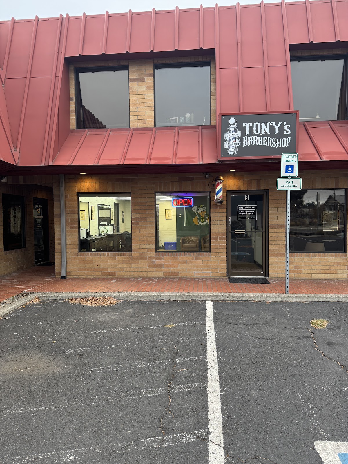Tony’s Barbershop - Barbershop in Bend