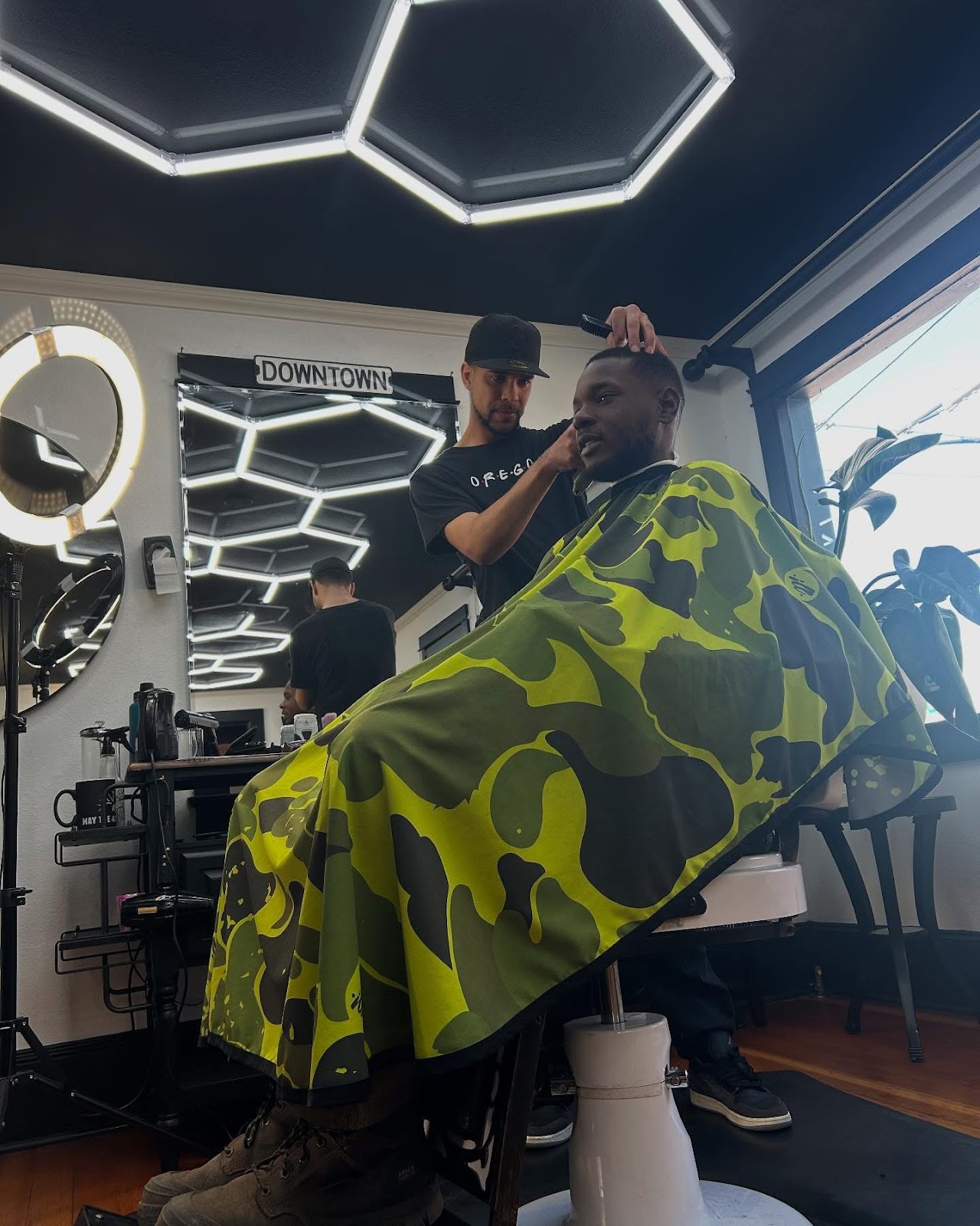 The Lions Den Barbershop LLC - Barbershop in Bend