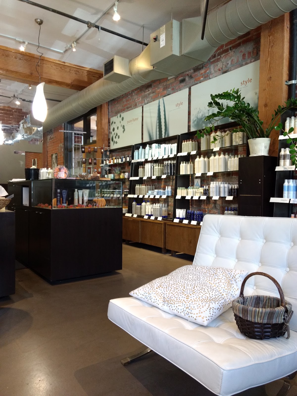 Zanté Salon & Spa and Element 909 Barbershop - Barbershop in Bend