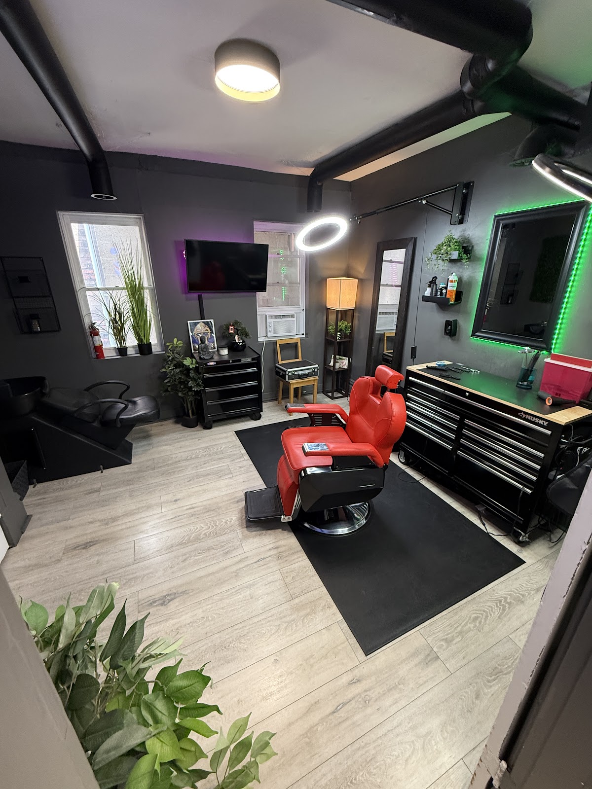 Julian The Barber - Barbershop in Pittsburgh