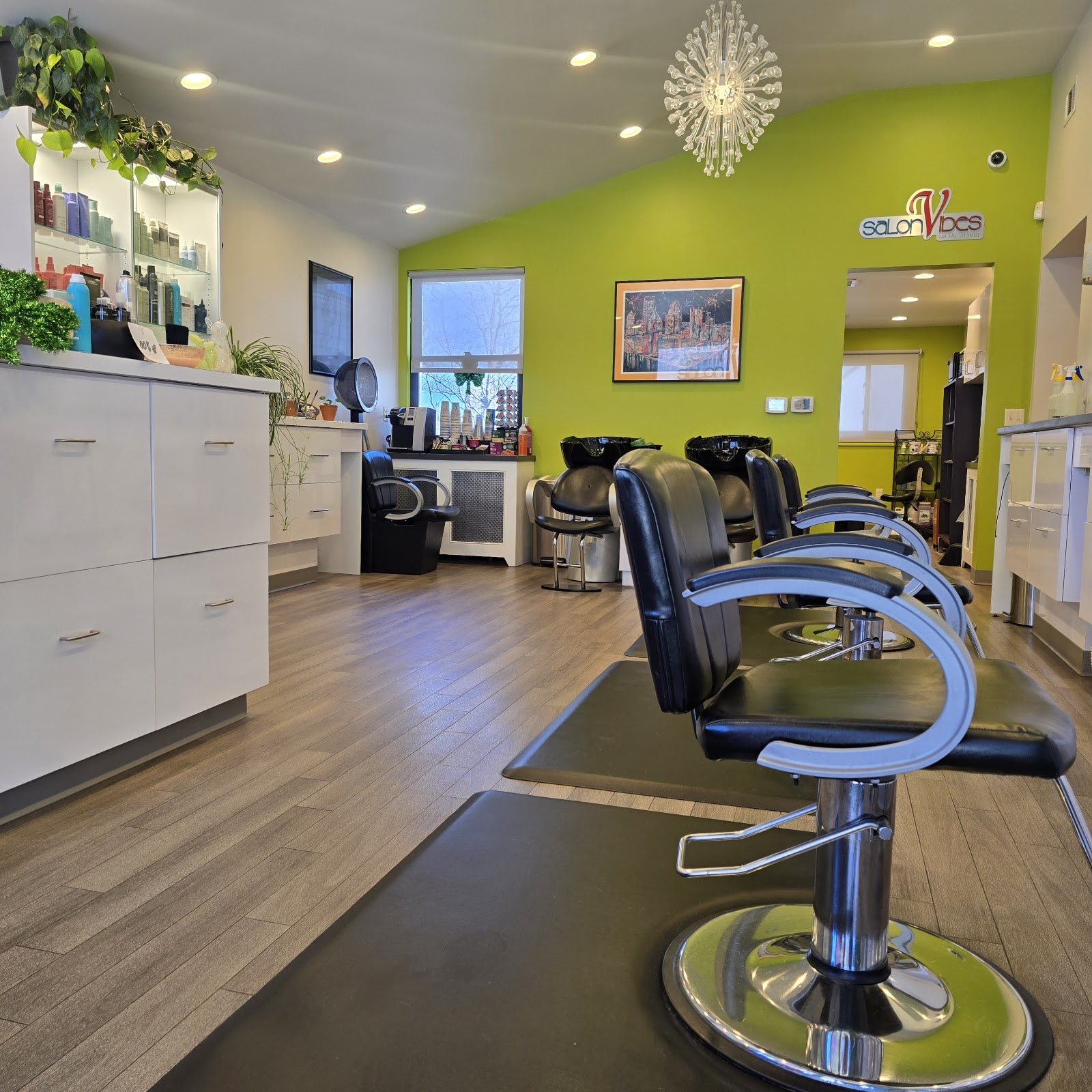 Salon Vibes on the Mount - Nail Salon in Pittsburgh