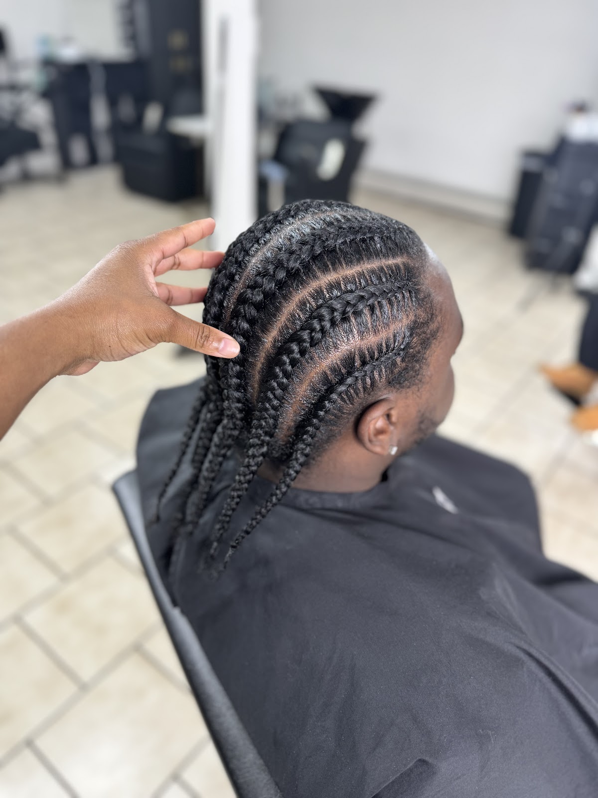Vluxe Beauty Bar - Hair Salon in Allentown