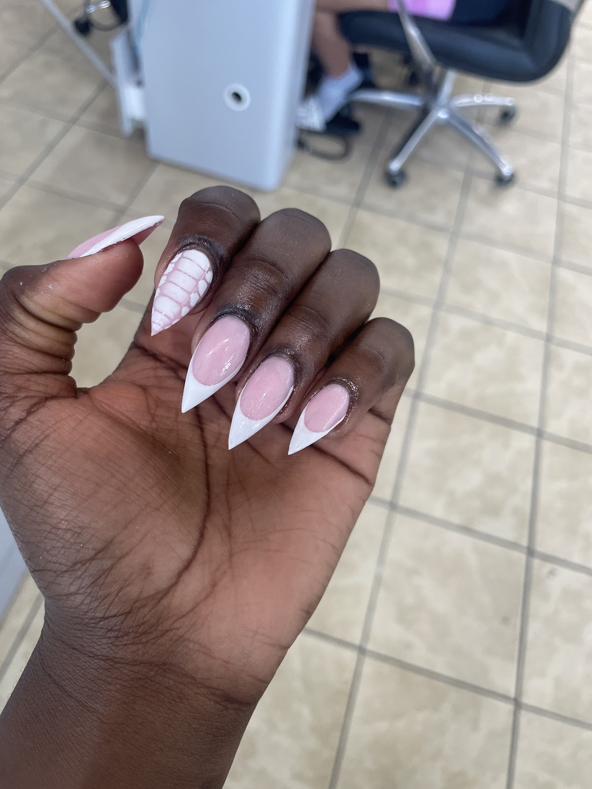 Veloura Nails & Spa - Nail Salon in Harrisburg