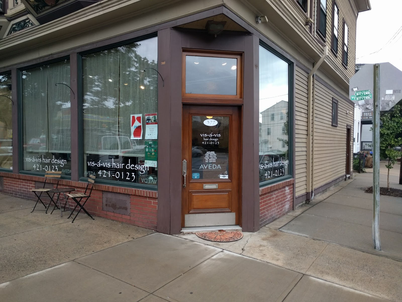vís á vís hair design - Hair Salon in Providence