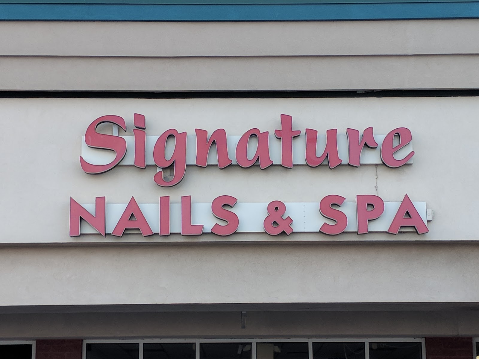 SIGNATURE NAILS & SPA - Nail Salon in Newport