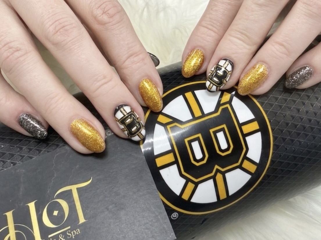 Hot Nails & Spa - Nail Salon in Warwick