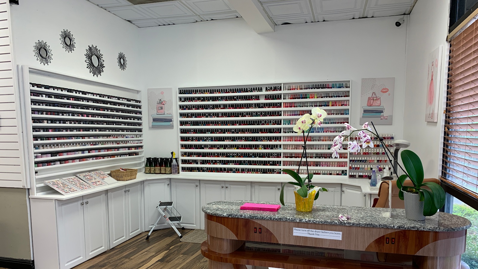 Nail Palace - Nail Salon in Charleston