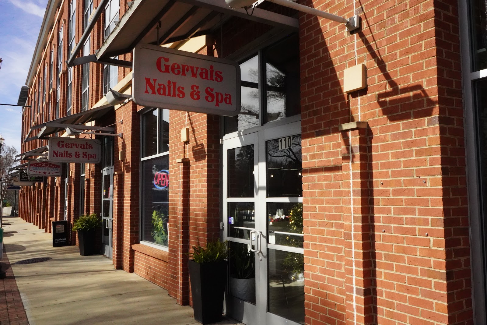 Gervais Nails & Med Spa - Nail Salon in Columbia