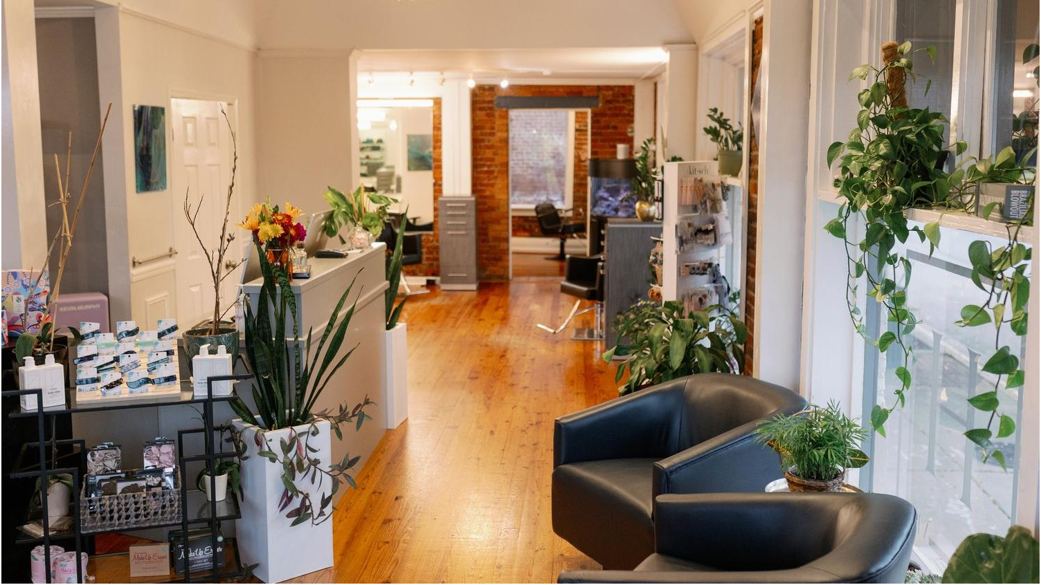 Hyde Salon - Vista - Hair Salon in Columbia