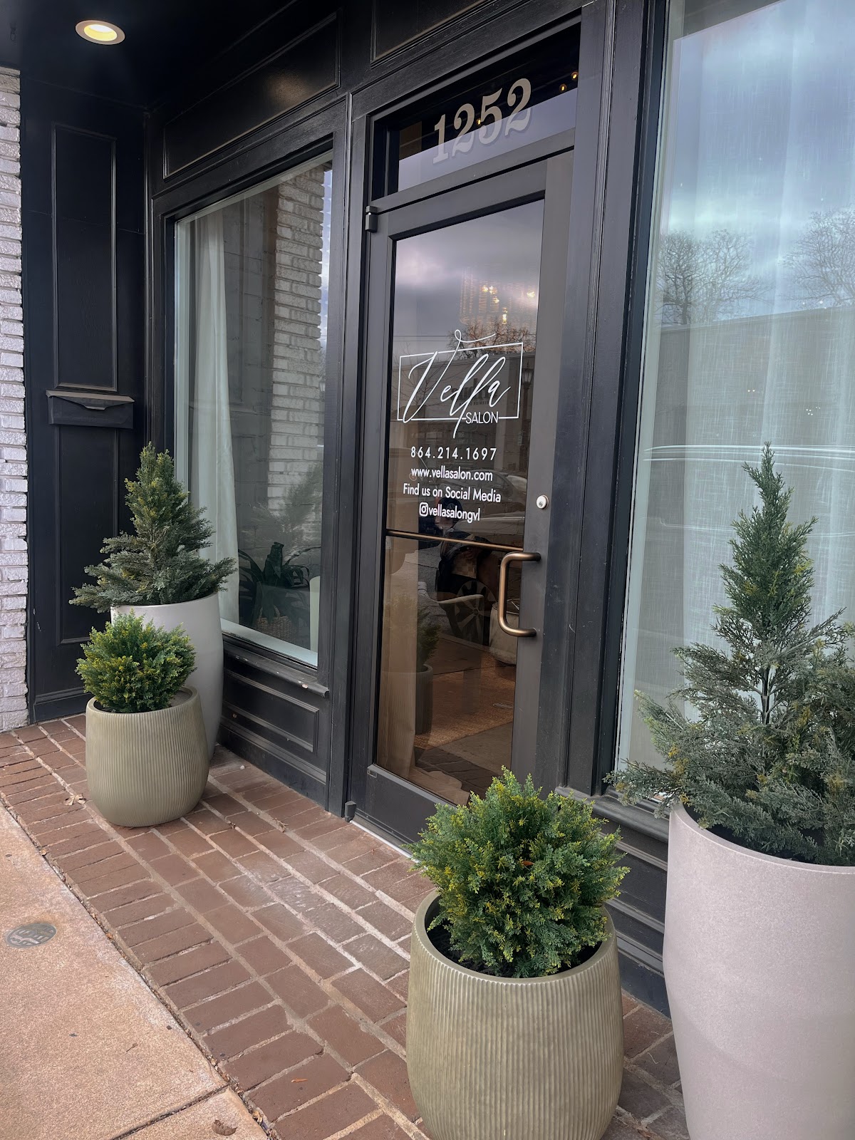 Vella Salon - Hair Salon in Greenville