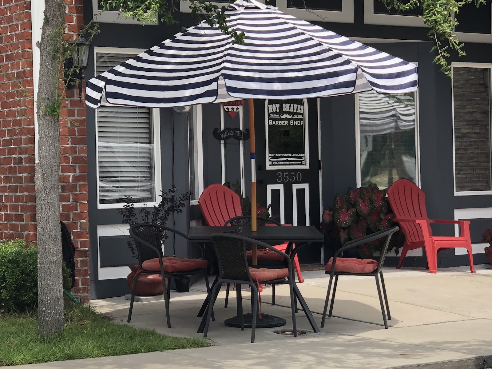 Hot Shaves Barber Shop - Barbershop in Myrtle Beach
