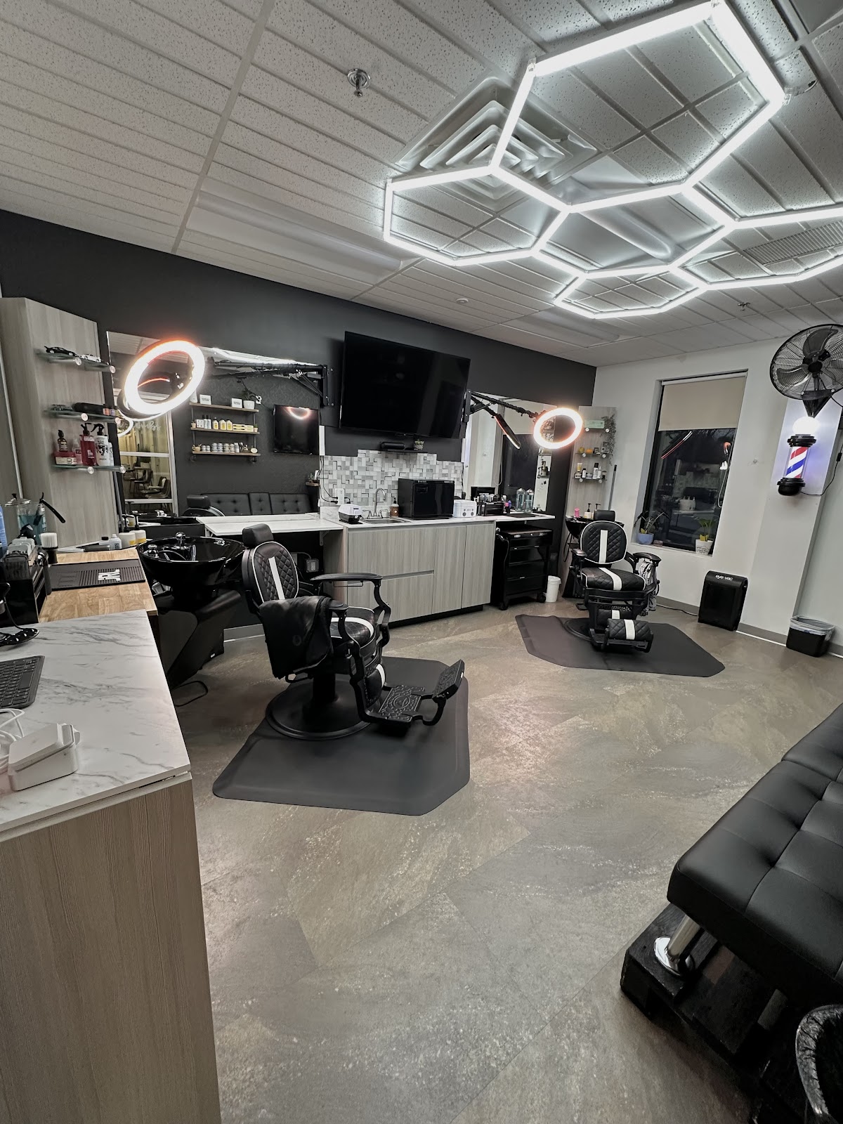 Tri-Combs Barbershop - Barbershop in Sioux Falls