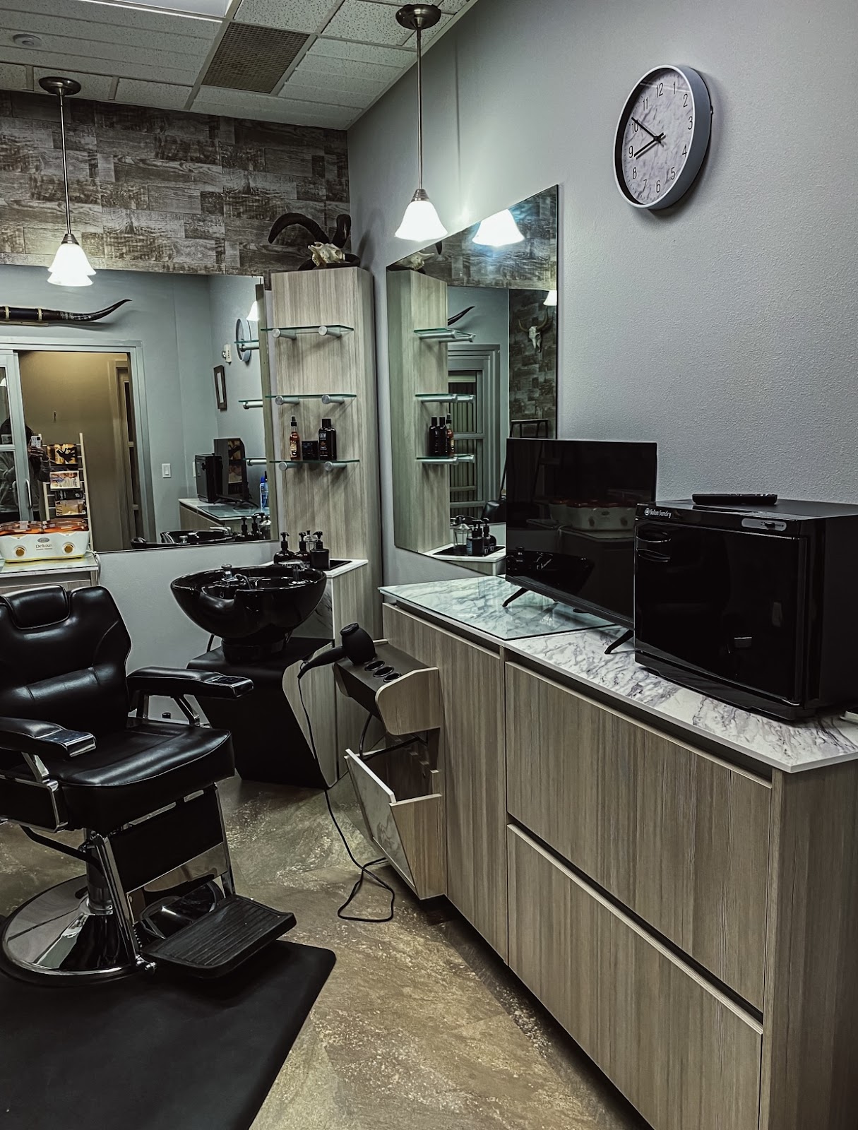 Male Ego Gentlemens Grooming By Hayli Zweifel - Barbershop in Sioux Falls