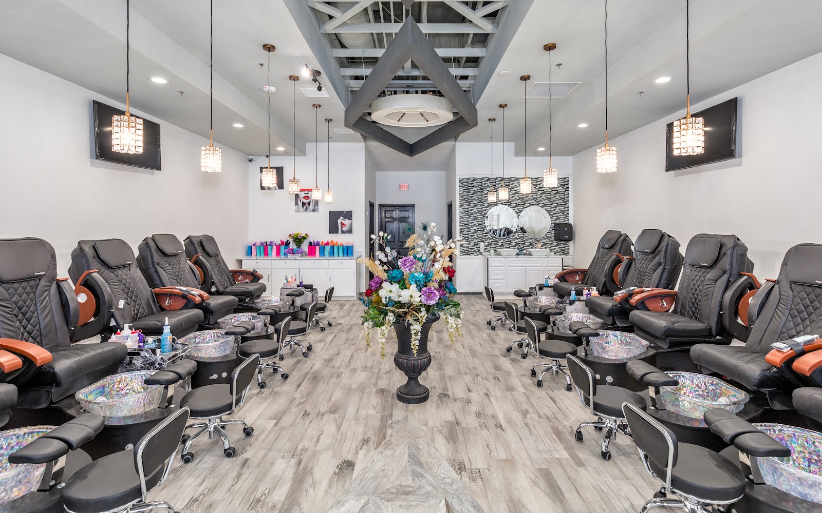 Elegant Nail Bar & Spa - Nail Salon in Sioux Falls