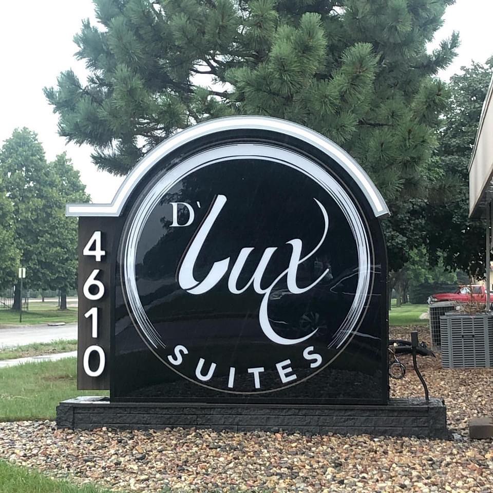 D'LUX SUITES ON TECHNOPOLIS DR - Barbershop in Sioux Falls