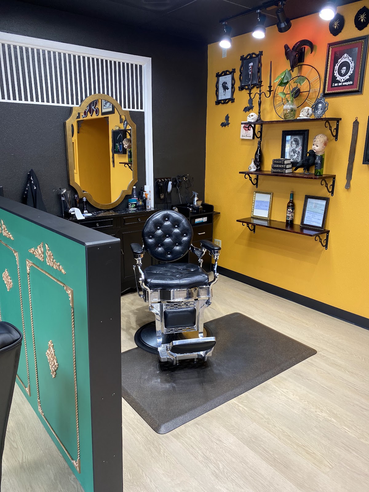 The Black Sheep Parlour - Barbershop in Rapid City