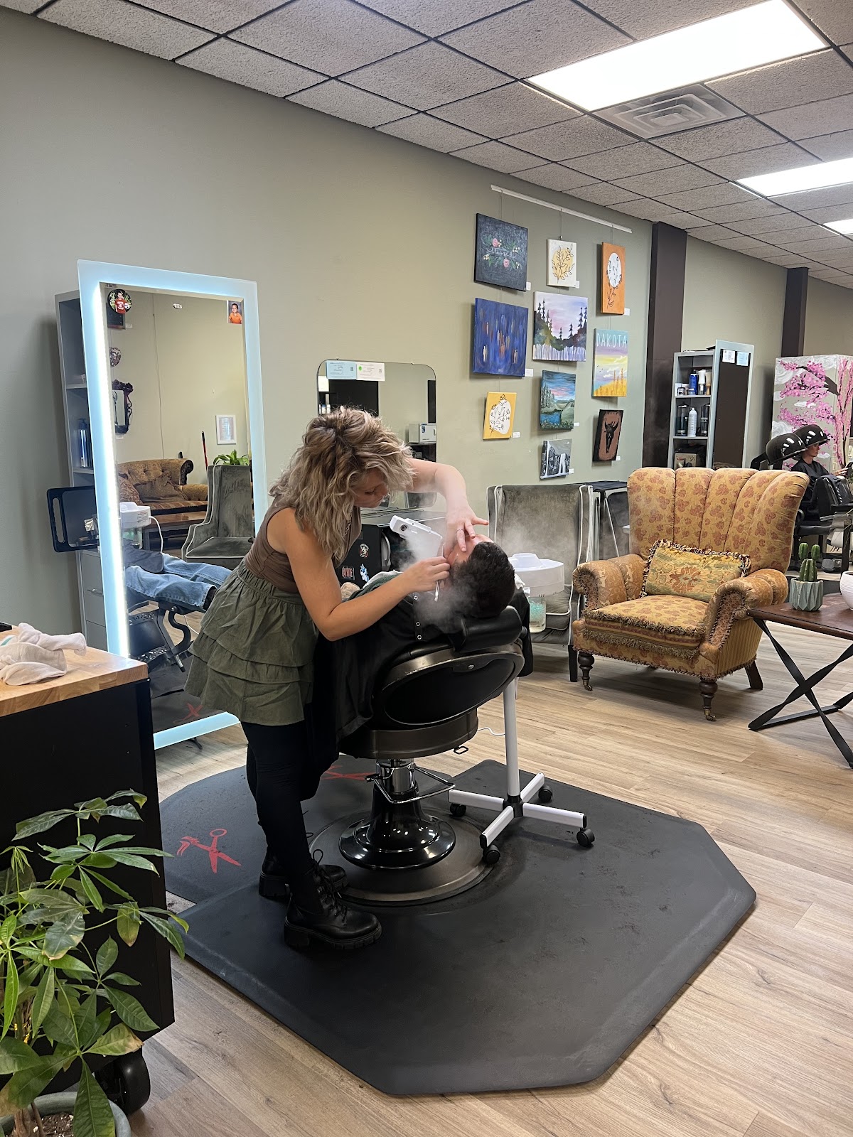 Moxie Salon & Barbershop - Barbershop in Aberdeen
