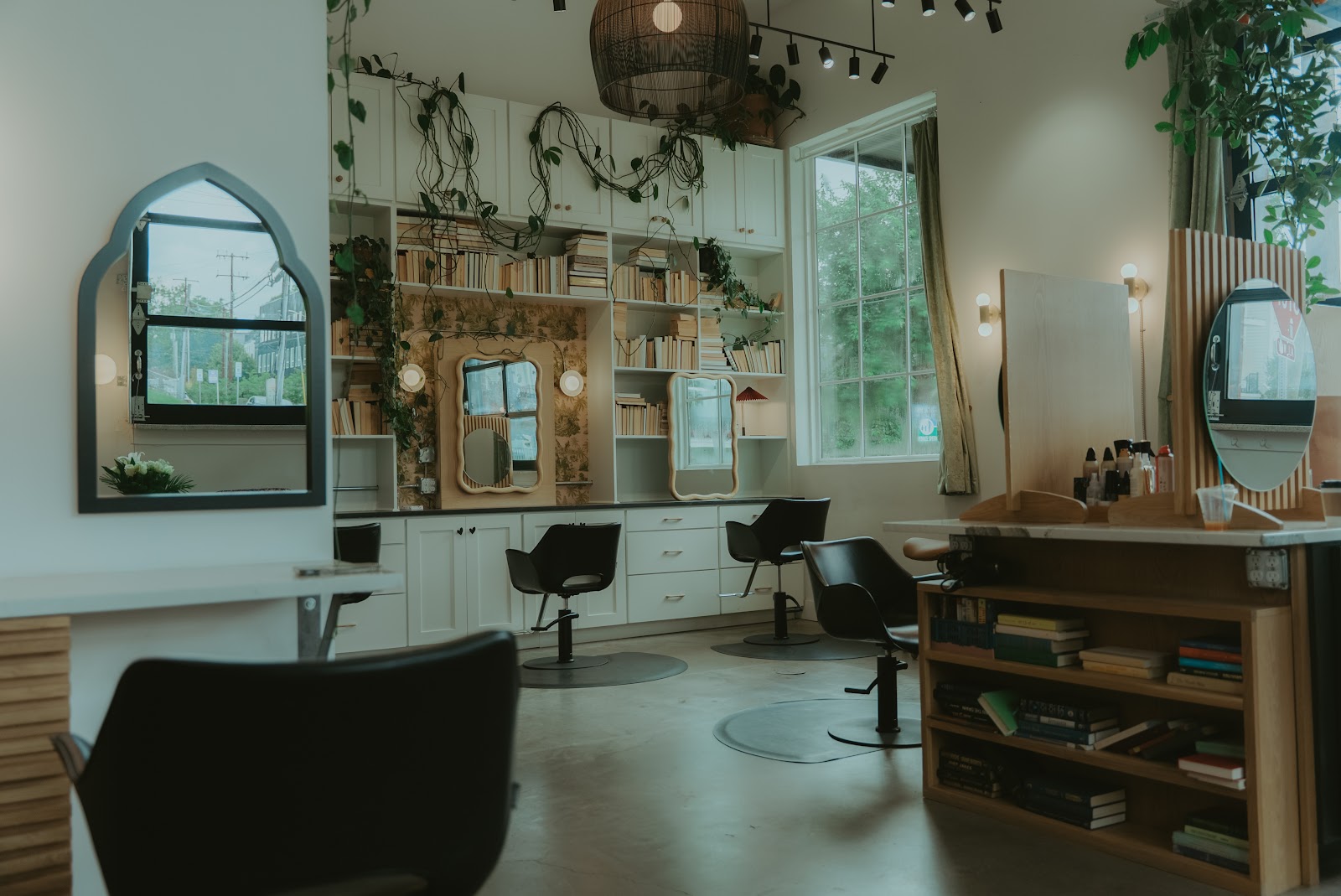 Part-Time Lover Salon - Hair Salon in Nashville