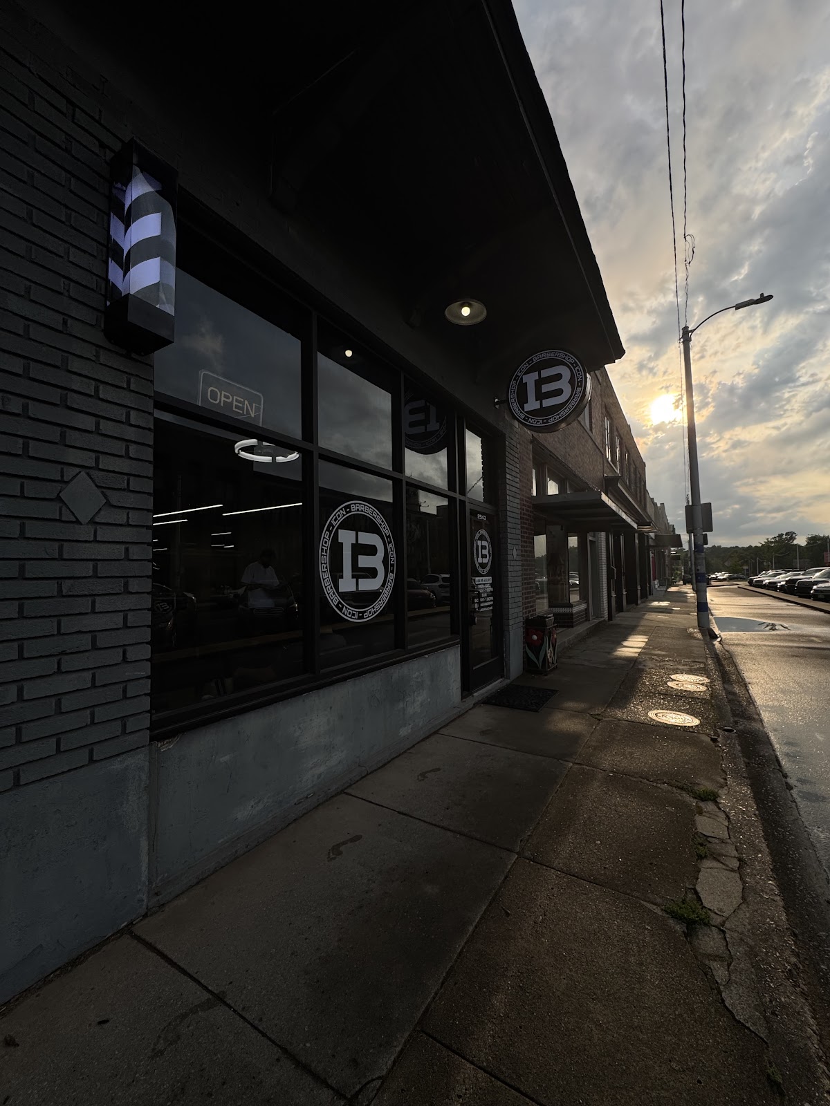 Icon barber shop - Barbershop in Memphis
