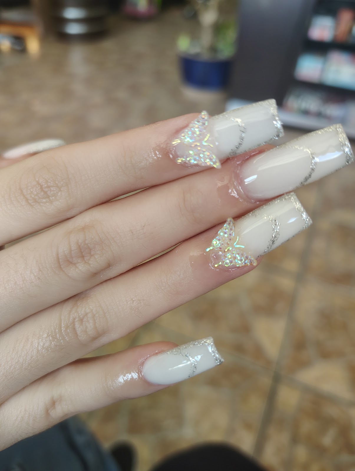 Hollywood Nail Salon - Nail Salon in Memphis
