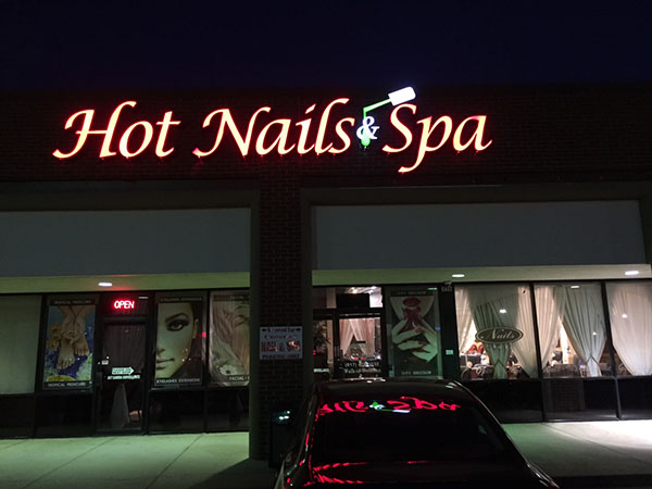 Hot Nails & Spa - Nail Salon in Arlington
