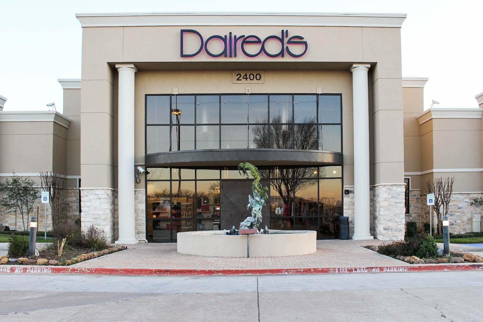 Daired's Salon & Spa Pangea - Hair Salon in Arlington